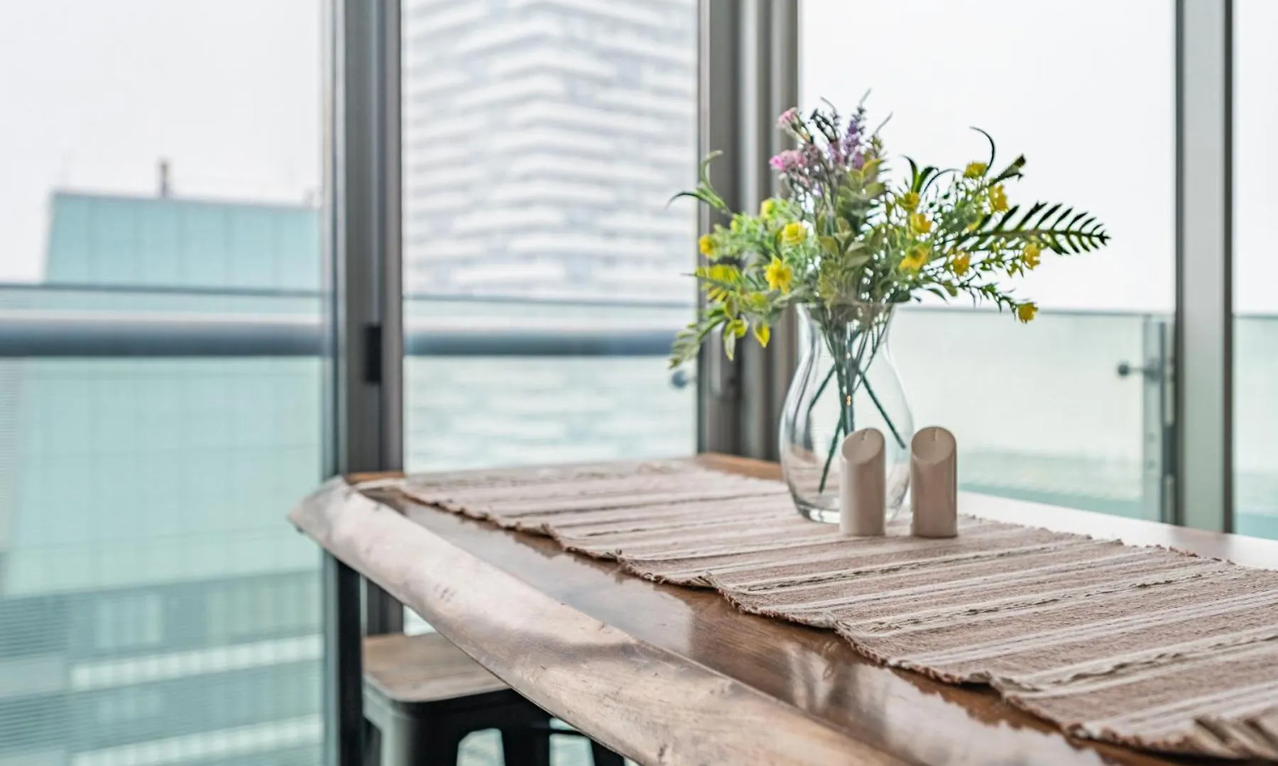 Апартаменты Downtown Suites 1 Торонто