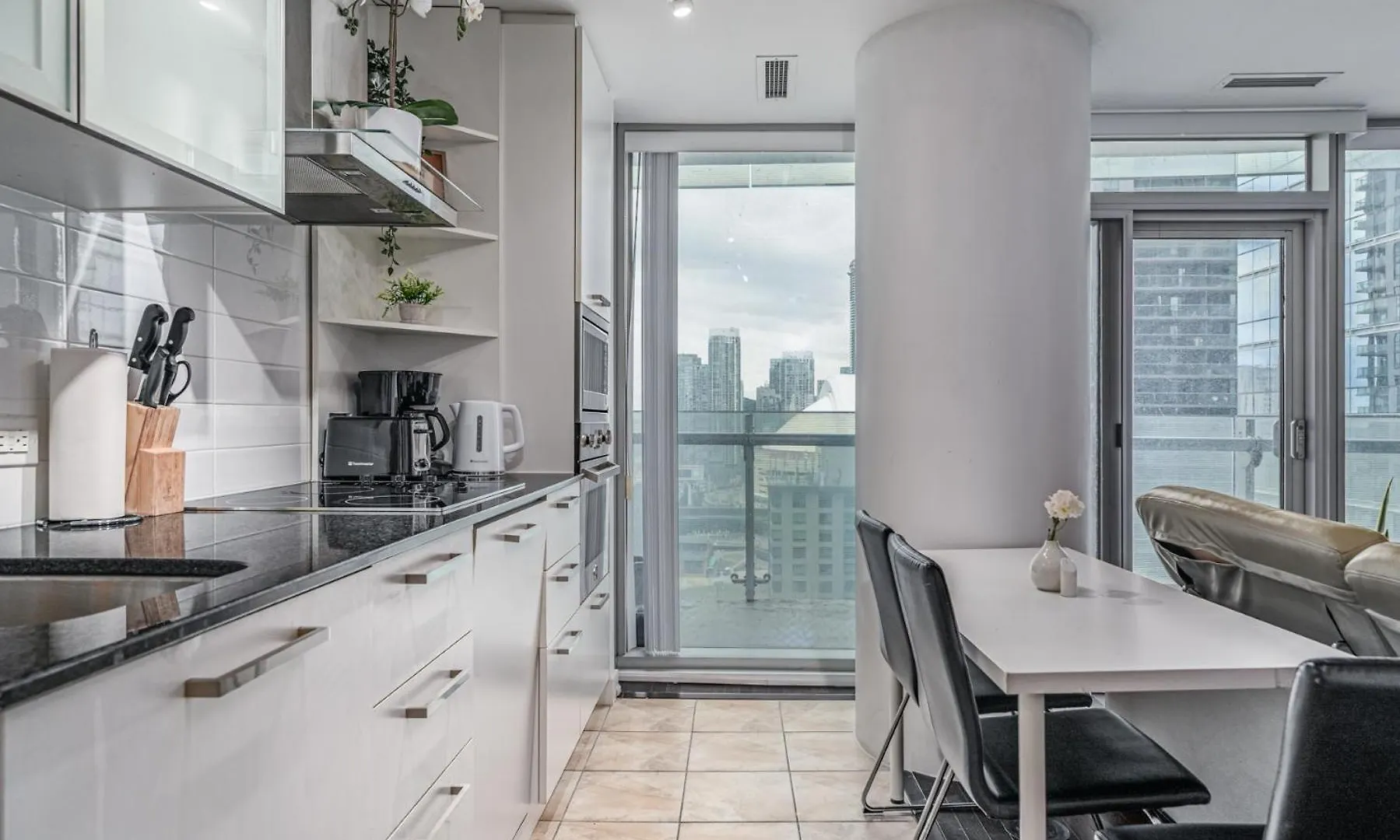 Downtown Suites 1 Торонто Канада