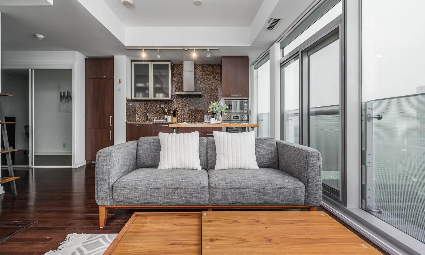 Apartment Downtown Suites 1 Toronto Canada